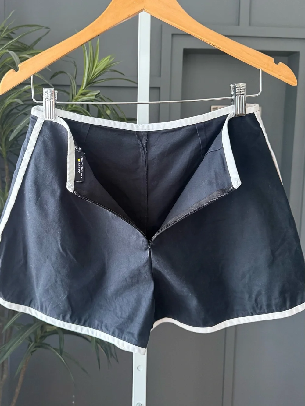 KATE SPADE SATURDAY Piped Short Shorts Black White Size 0